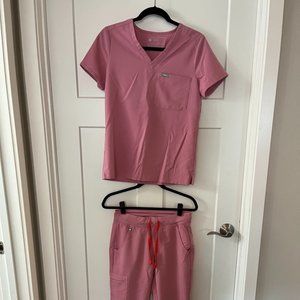 FIGS Scrub Set, XS Catarina Top, XS Petite Zamora Bottom, Chalk Pink